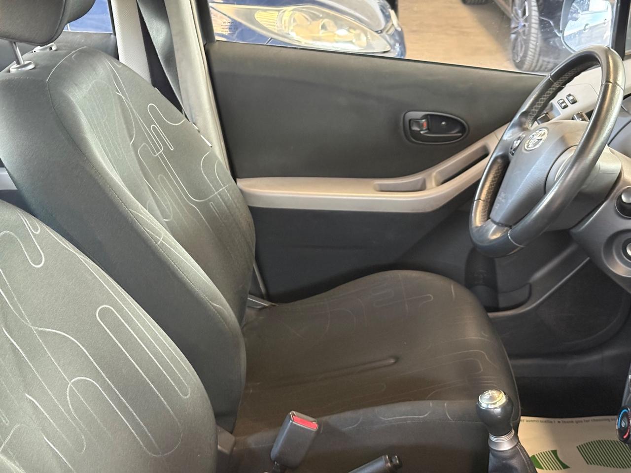 Toyota Yaris 1.0 5 porte Sol