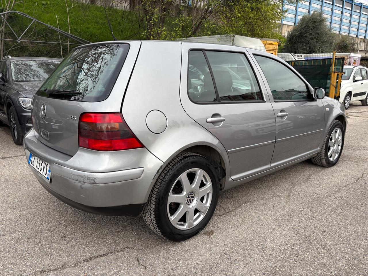 Volkswagen Golf 1.6 5 porte Highline OK NEOPATENTATI