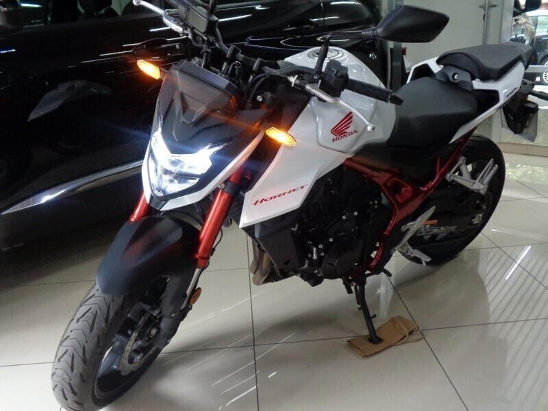 Honda Hornet 750 2024 soli 1400 KM