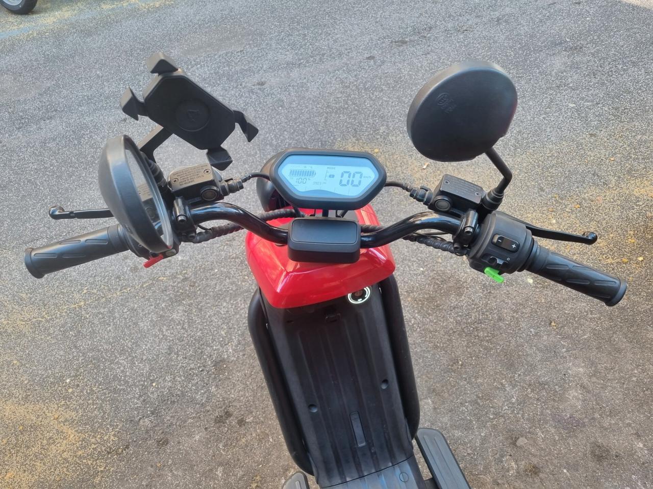 Scooter Elettrico NIU UQi GT 9000km - 2021