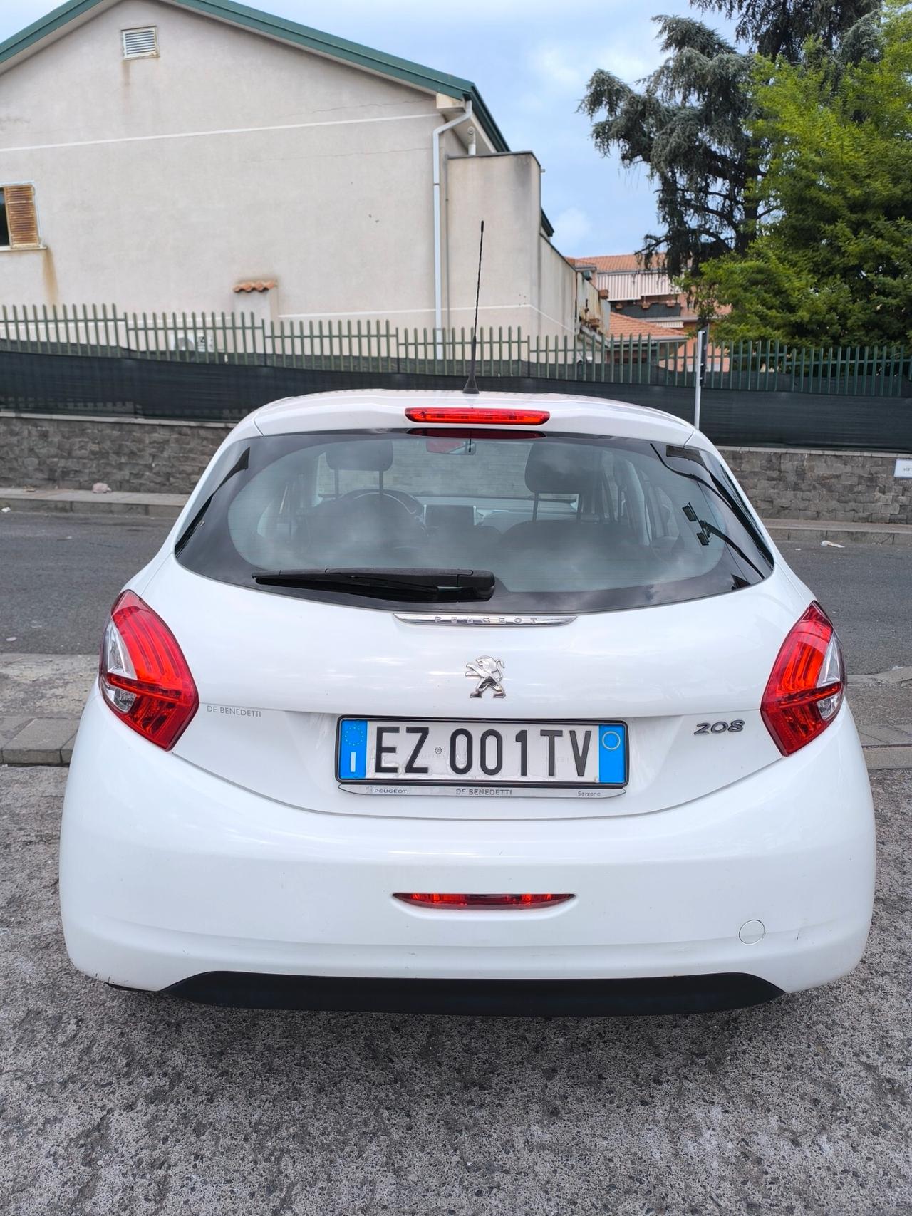 Peugeot 208 1.4 HDi 68 CV 5 porte Allure