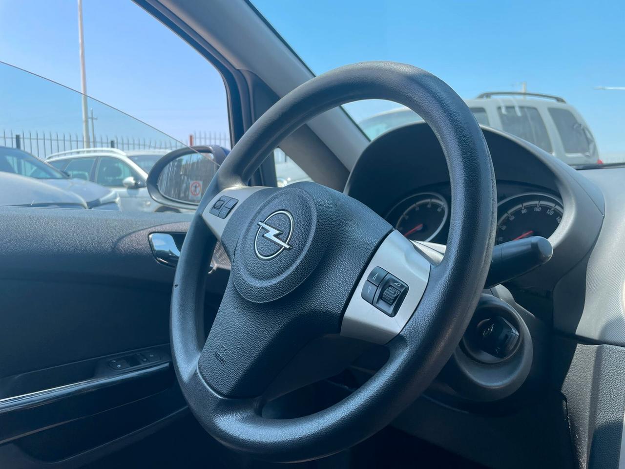 Opel Corsa 1.2 benzina 80 CV