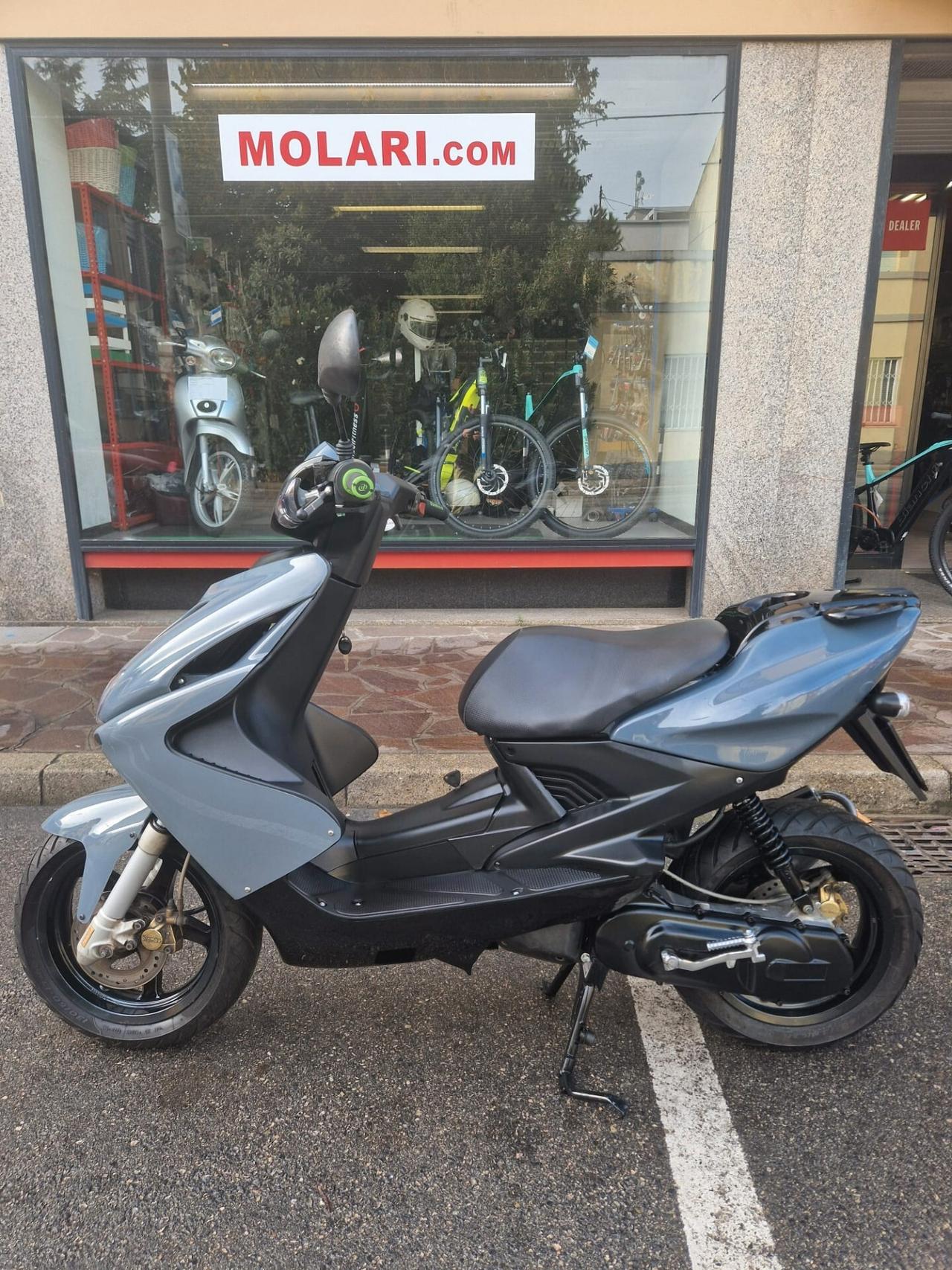Yamaha Aerox / MBK Nitro 50 cc Grigio 06/2001