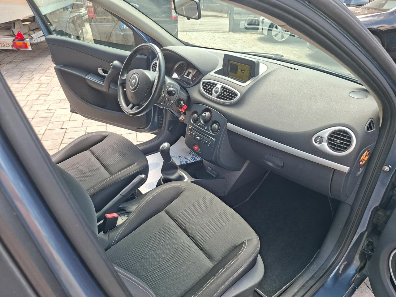 Renault Clio 1.2 16V 5 porte Dynamique NEOPATENTATI
