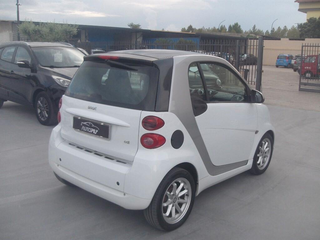 Smart ForTwo 1000 52 kW MHD coupé - 2010