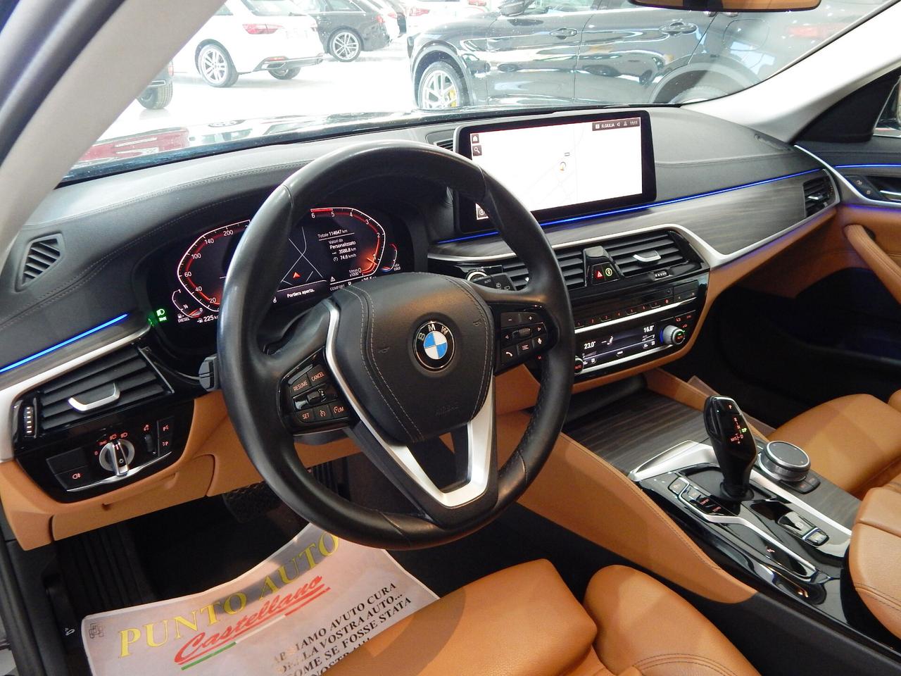 BMW 520 d Touring Luxury Aut TETTO-NAVI-PELLE-LED