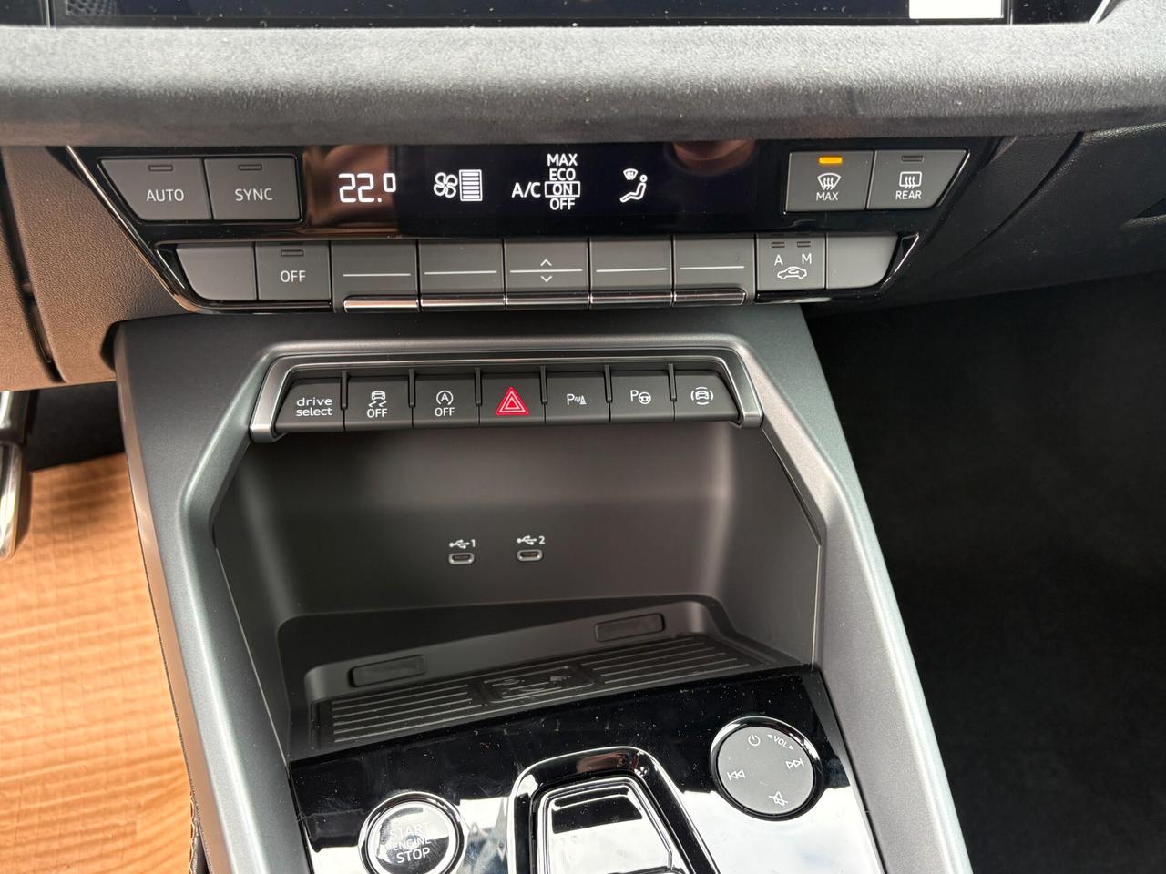 NEW Audi A3 SPORTBACK IDENTITY BLACK TDI 110 kW S tronic line edition TETTO APRIBILE