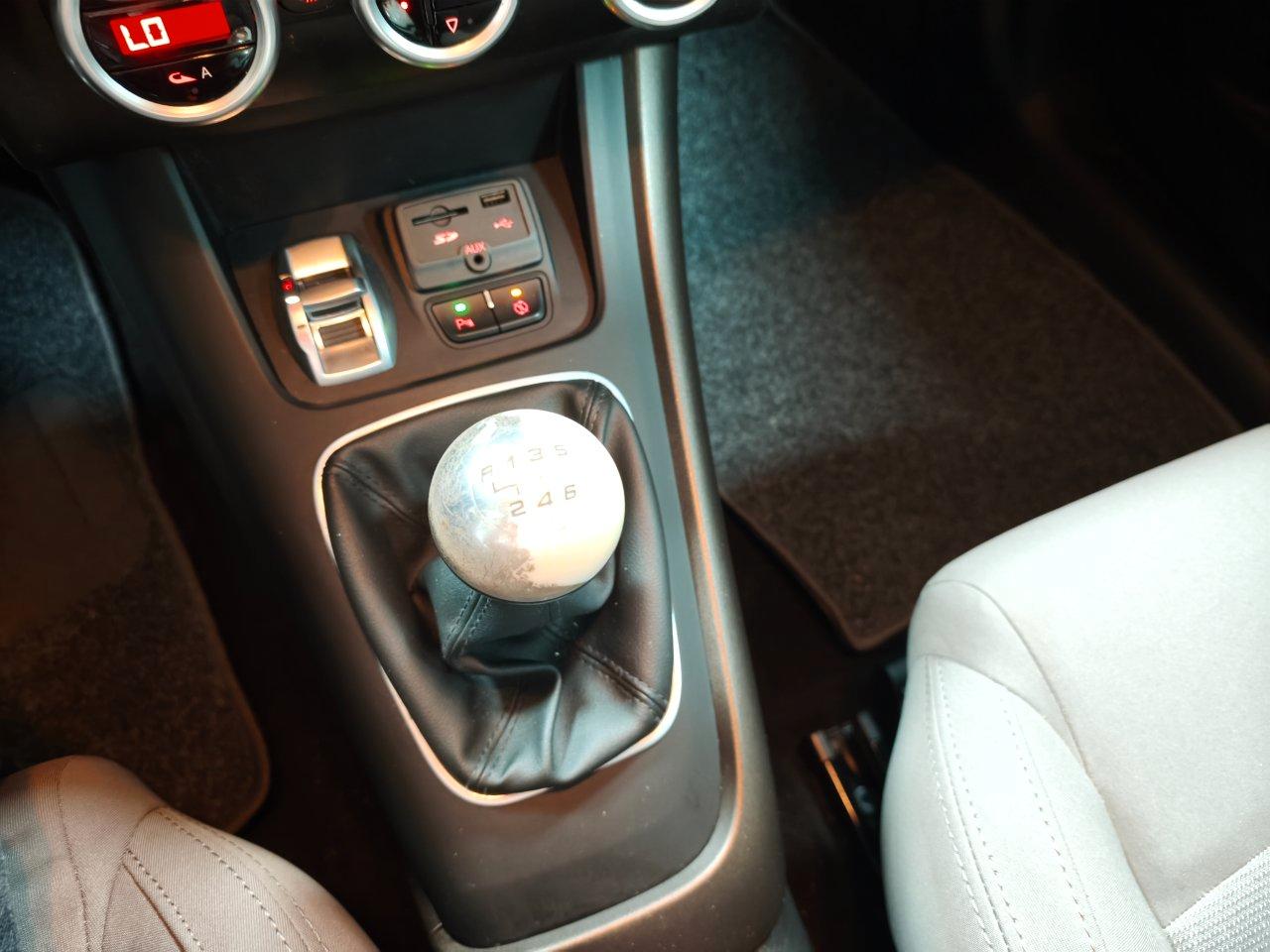 Alfa Romeo Giulietta 1.6 jtdm Distinctive 120cv LEGGI