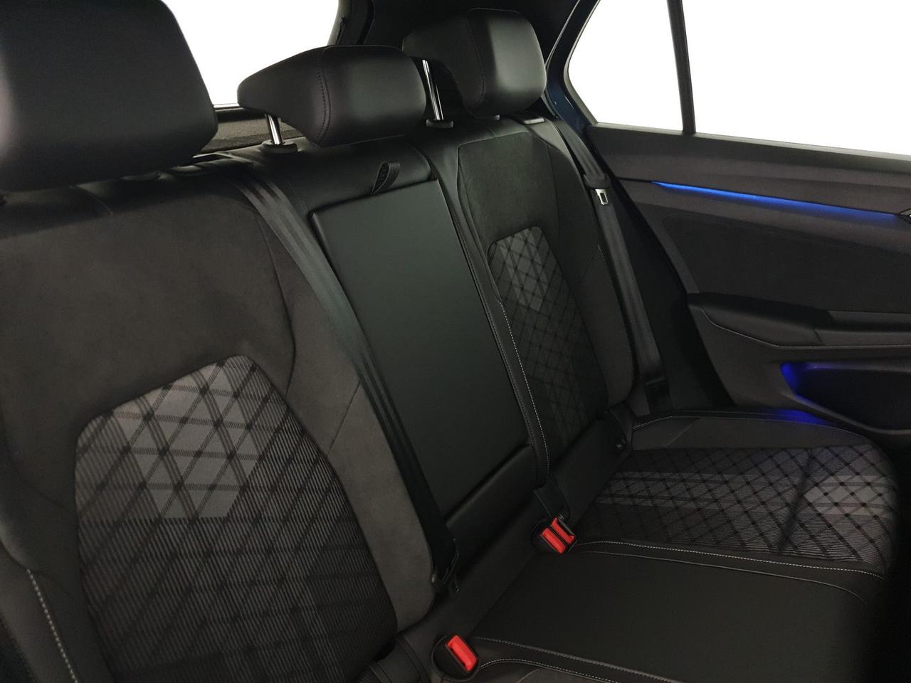 Volkswagen Golf 2.0 tdi r-line plus 150cv dsg