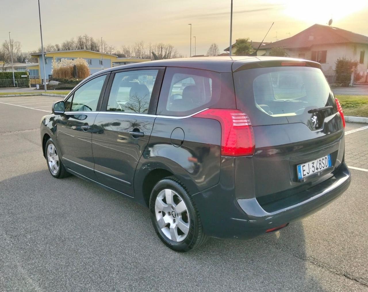 Peugeot 5008 1.6 HDi 112CV 7Posti*Aux*Camera