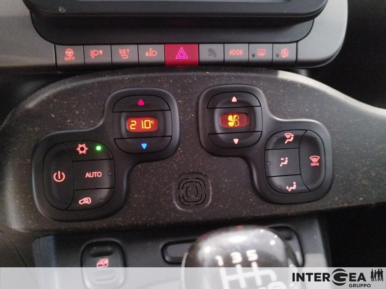 FIAT Panda 1.0 firefly hybrid City Cross s&s 70cv 5p.ti
