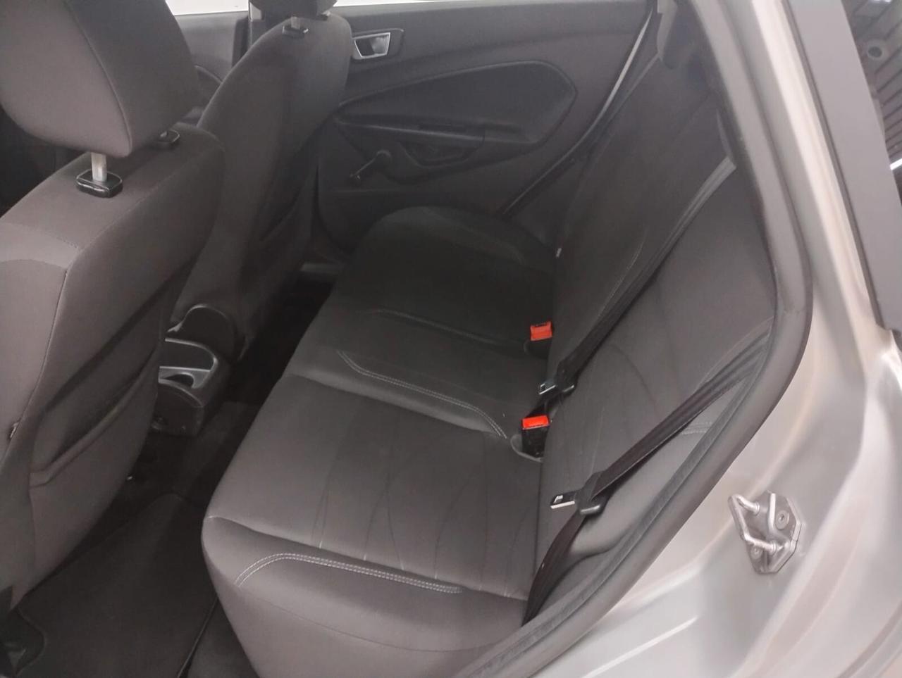 Ford Fiesta 1.5 TDCi 75CV - Affidabile, Economica e Pronta a Partire!