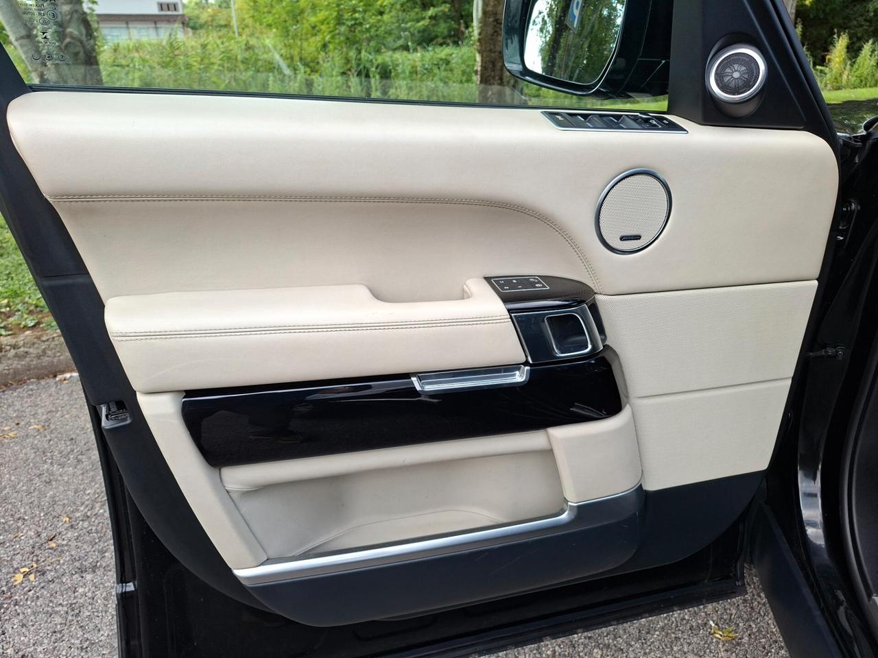 Land Rover Range 4.4 SDV8 Autobiography