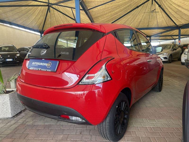 Lancia Ypsilon 1.0 FireFly 5 porte S&S Hybrid Silver