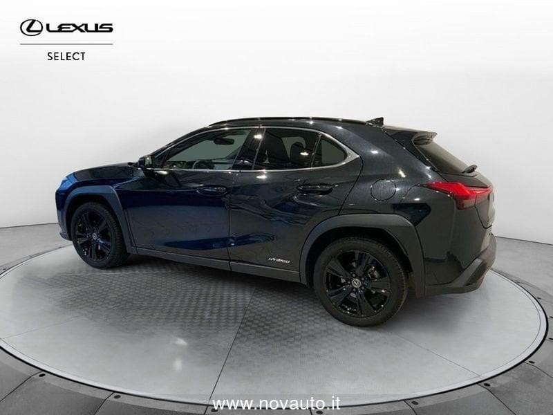 Lexus UX Hybrid Midnight Edition