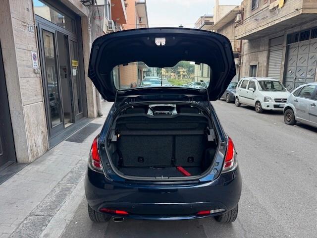 Lancia Ypsilon 1.3 MJT 95 CV Gold Euro 6
