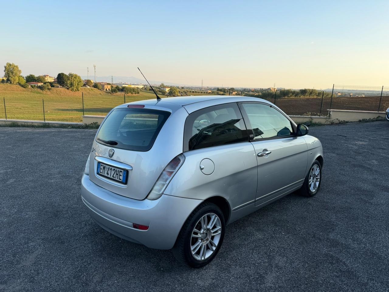 Lancia Ypsilon 1.2 69 CV Unyca