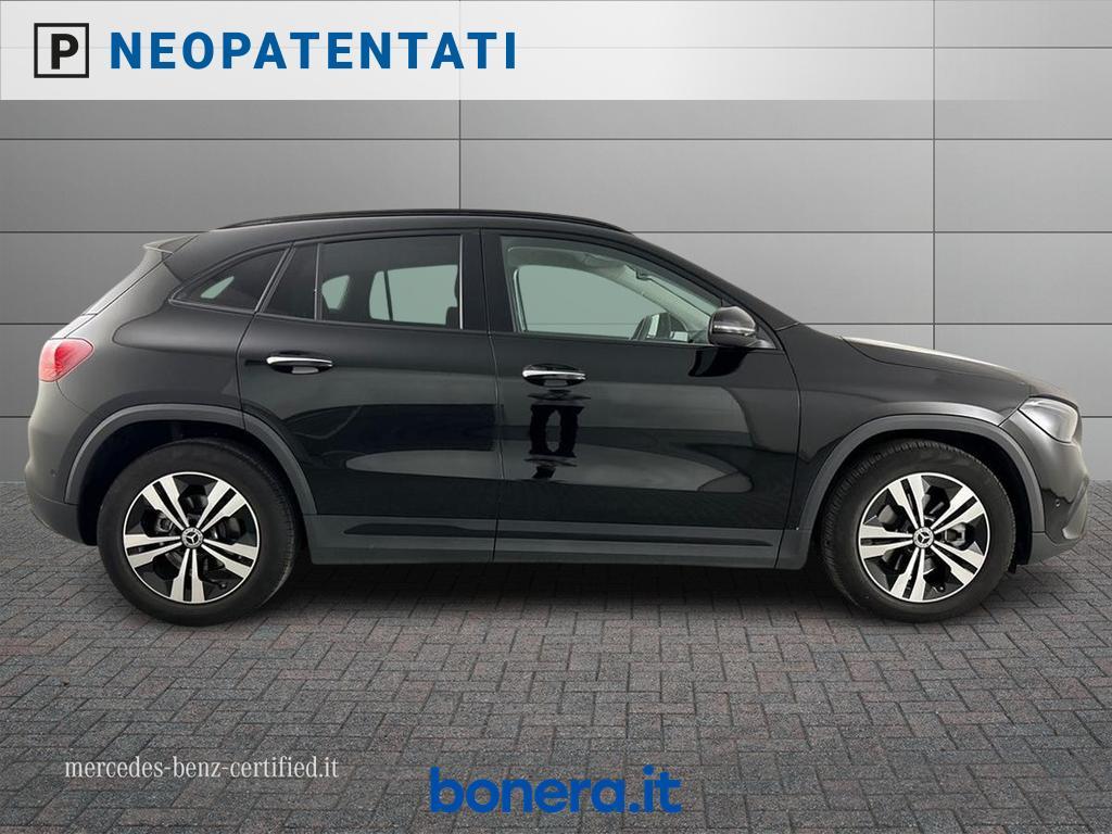 Mercedes GLA 180 180 D Progressive Advanced Plus 8G-DCT