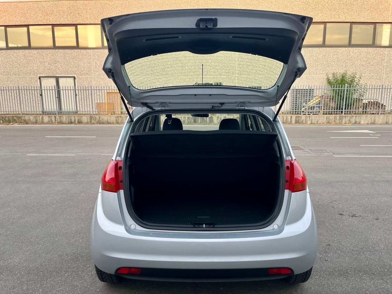 Kia Venga 1.4benz 2010 117.000km per neopatentati