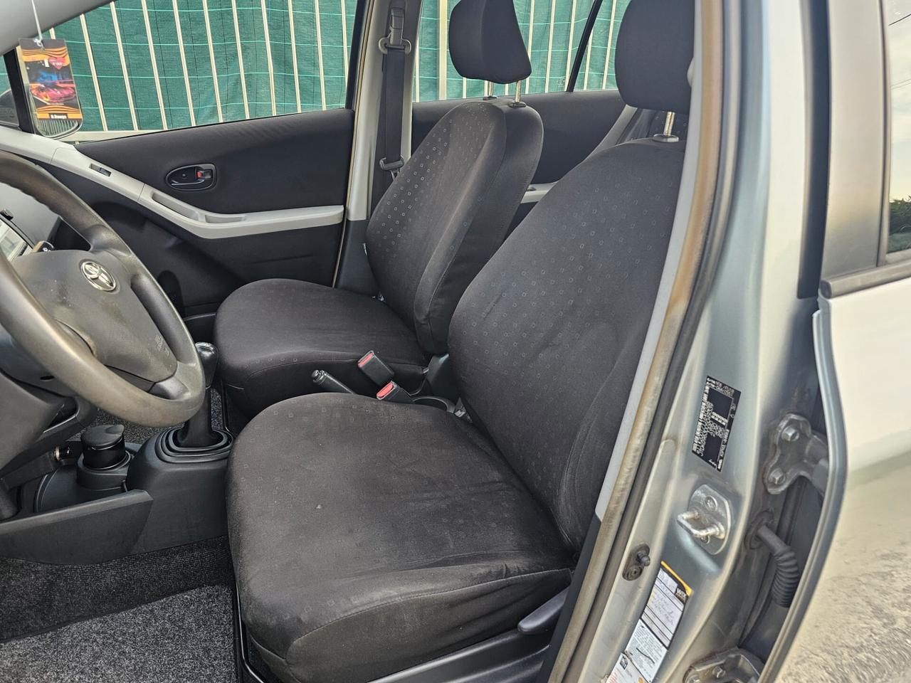 Toyota Yaris 1.0 5 porte
