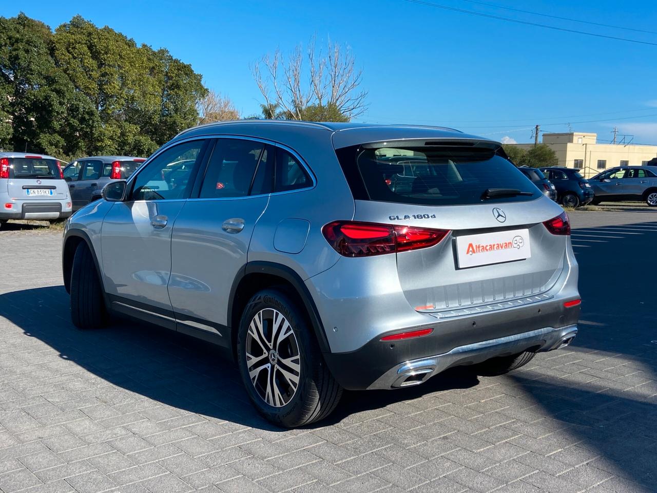 Mercedes-Benz GLA 180d Progressive Advanced auto