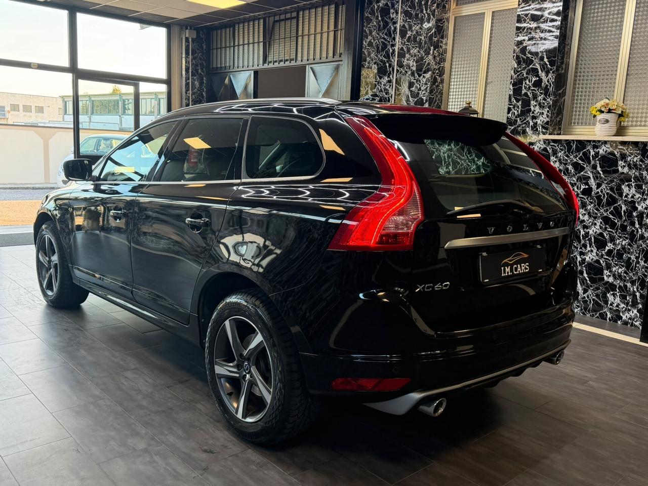 Volvo XC 60 XC60 D5 AWD Geartronic R-design