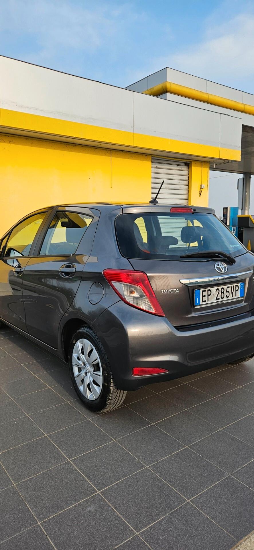 Toyota Yaris 1.0 5 porte GPL