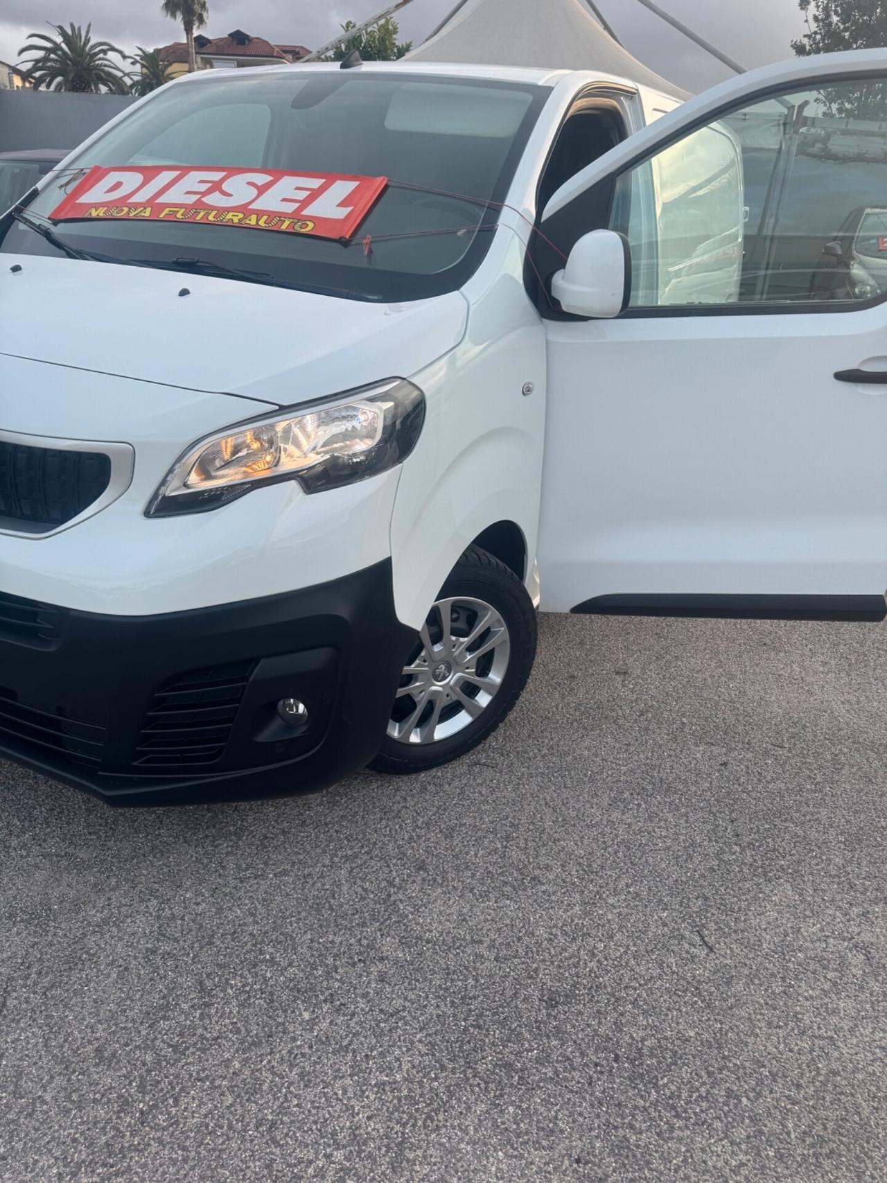 Peugeot Expert BlueHDI Passo medio con porta laterale