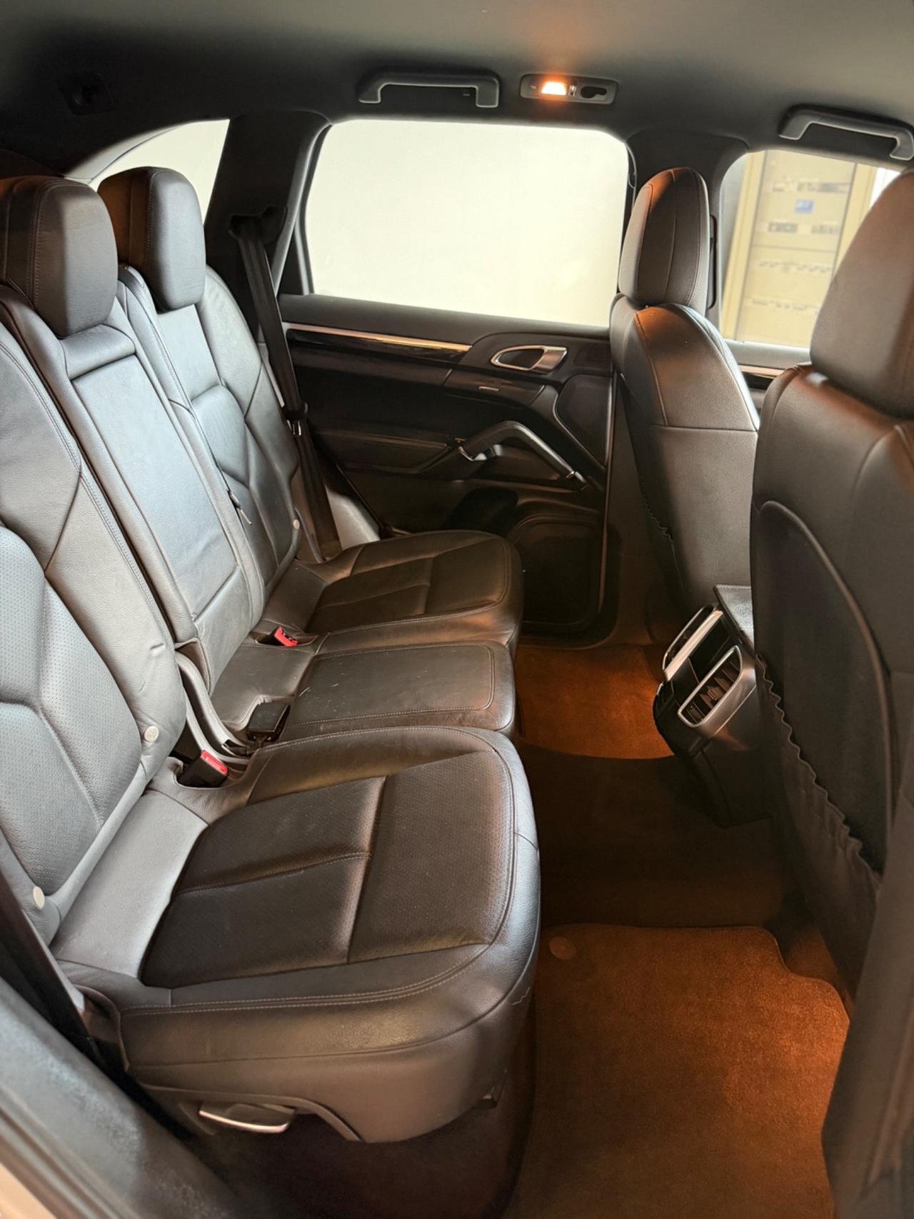 Porsche CAYENNE 3.0 V6 BOSE KMCERT UNICOPR