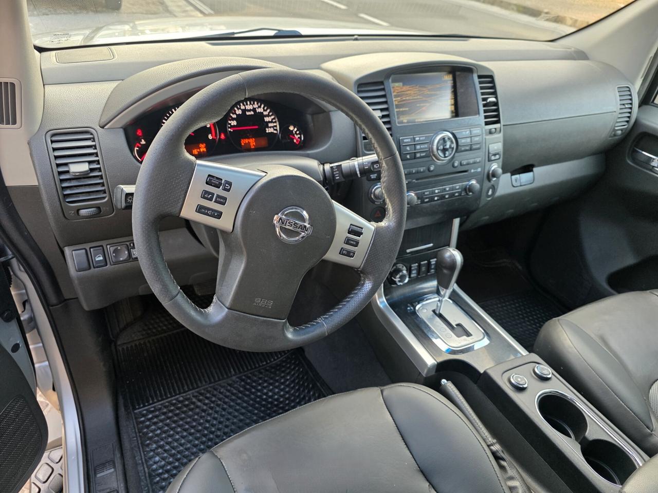 Nissan Pathfinder 2.5 dCi LE Auto 7 Posti