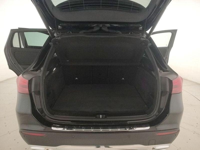 Mercedes-Benz GLA 180 d Progressive Advanced auto