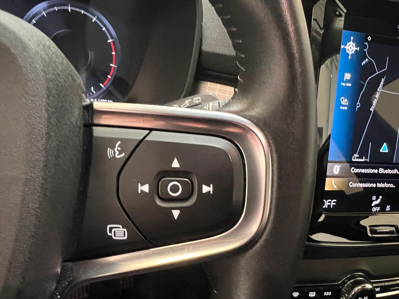 Volvo XC40 T2 Geartronic Momentum GPL