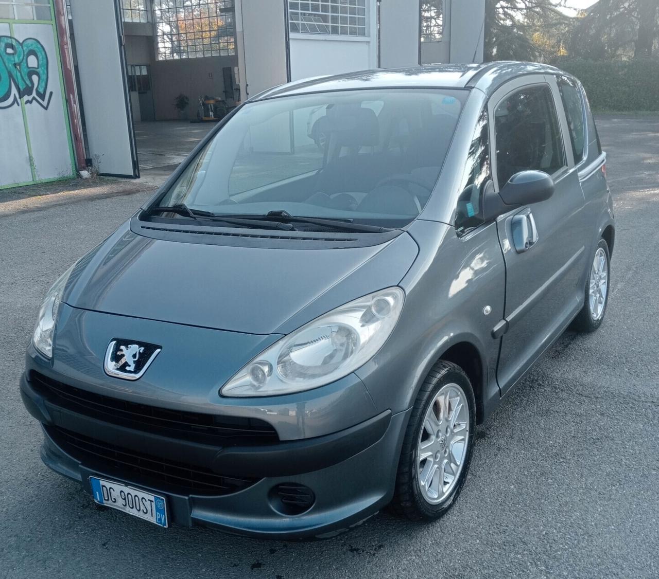 Peugeot 1007 1.4 Happy