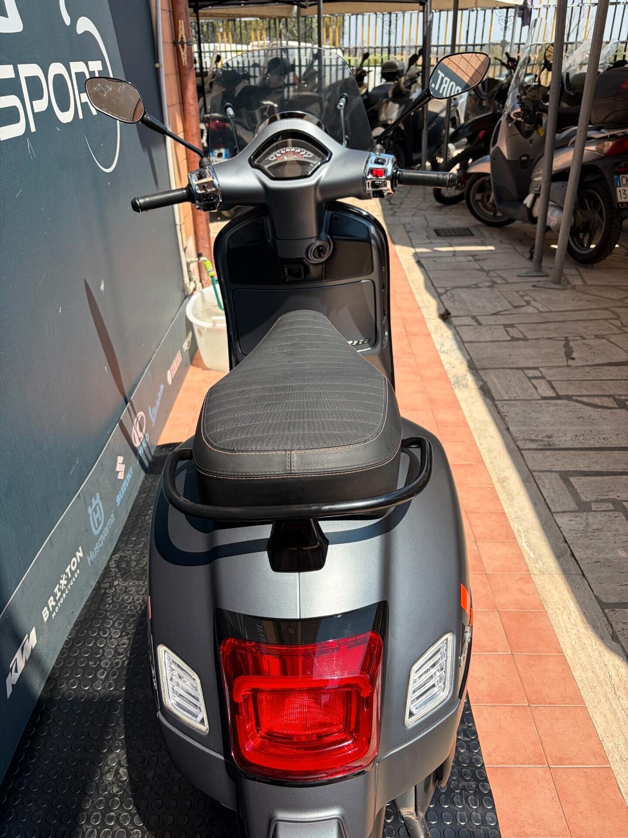 Piaggio Vespa 300 GTS hpe ABS SPORT garanzia permute finanziamento