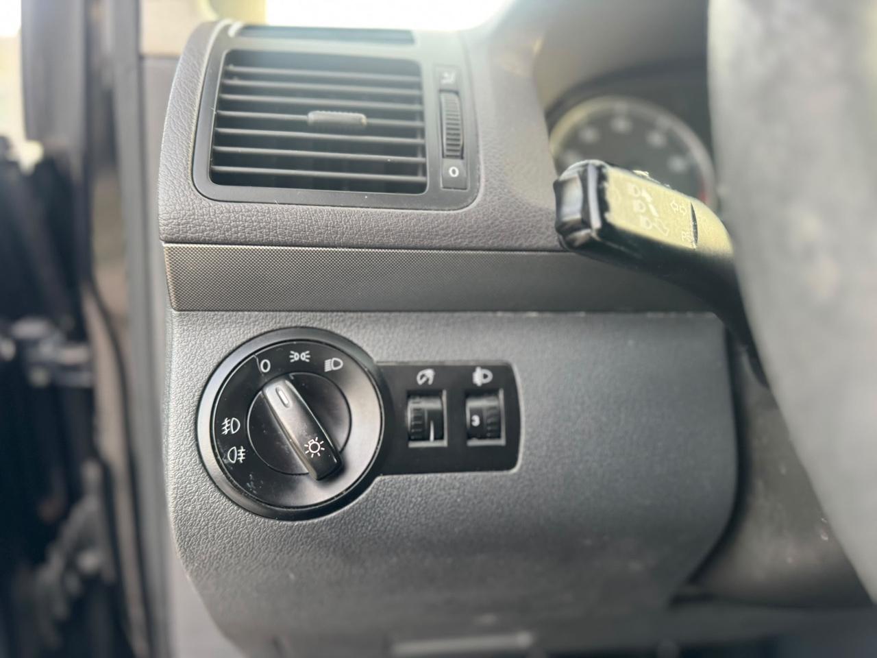 Volkswagen Touran 2.0 Trendline Ecofuel 7 P.ti