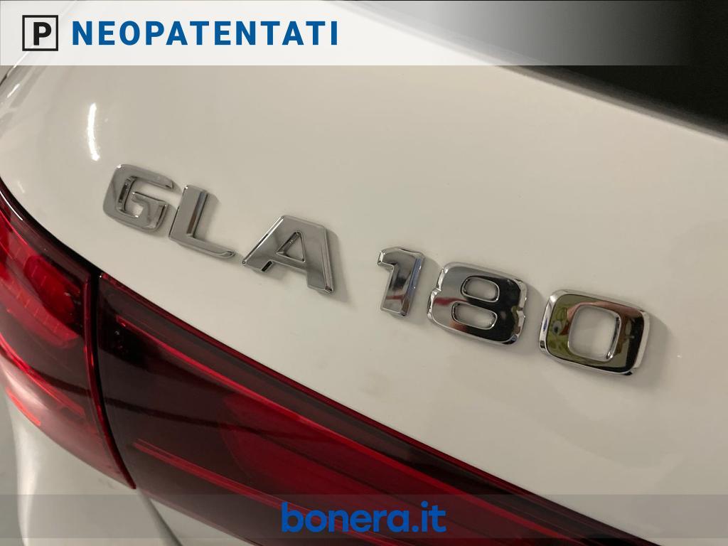 Mercedes GLA 180 180 Progressive Advanced Plus 7G-DCT
