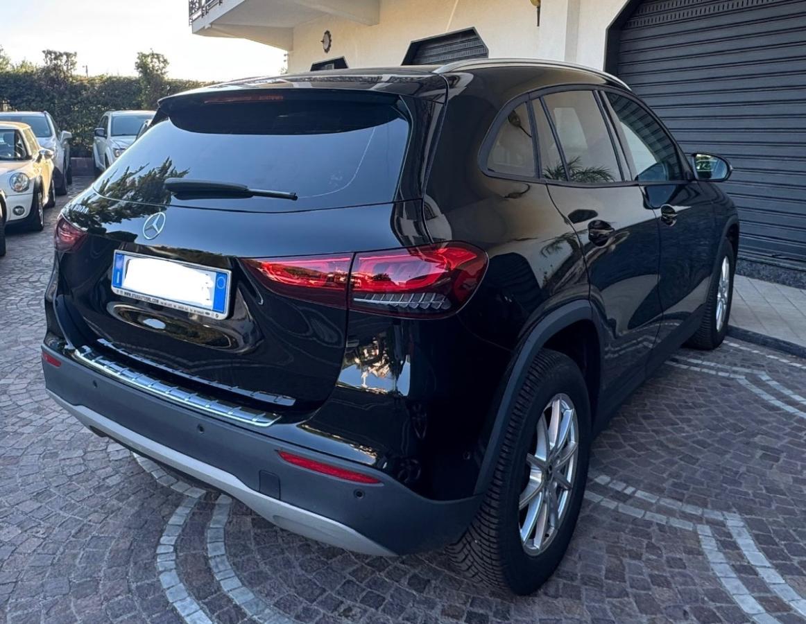 MERCEDES Classe GLA 180 d Automatic Executive