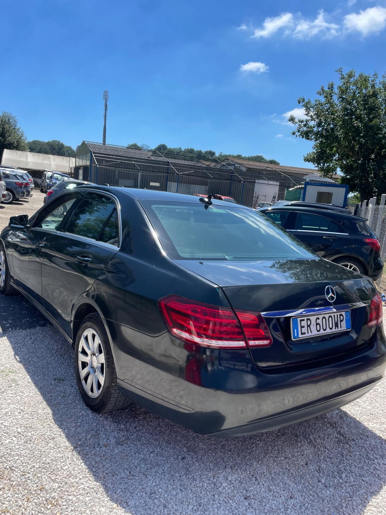 Mercedes-benz E 220 200 CDI Premium