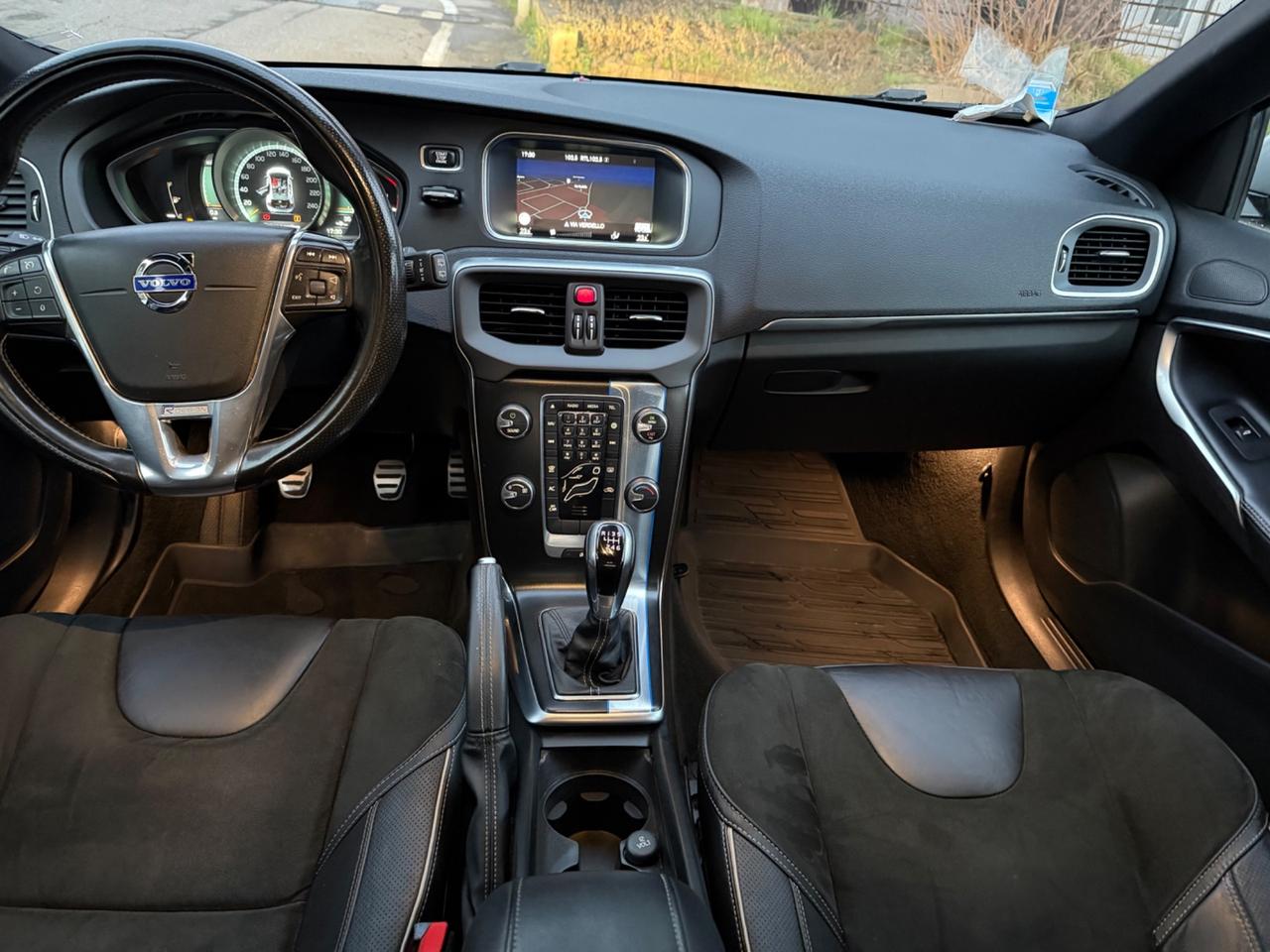 Volvo V40 D2 1.6 R-design Kinetic