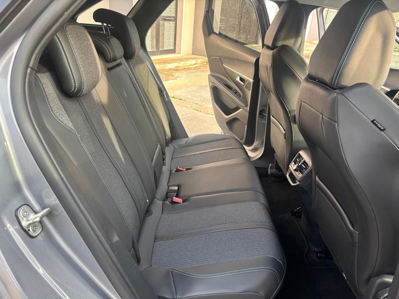 Peugeot 3008 BlueHDi 130 S&S EAT8 Allure Pack 10/2022