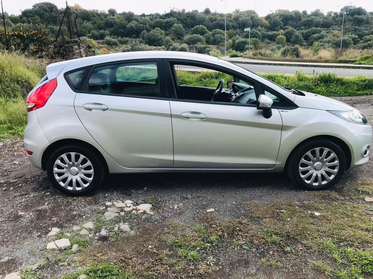 Ford Fiesta 1.4TDCI NEOPATENTATI CHIAMA 2010