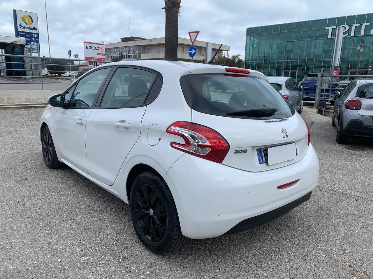 Peugeot 208 1.4 HDi 68 CV 5 porte