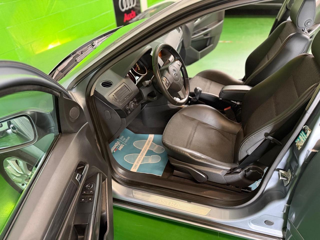 Opel Astra 1.6 16V Twinport Station Wagon Cosmo