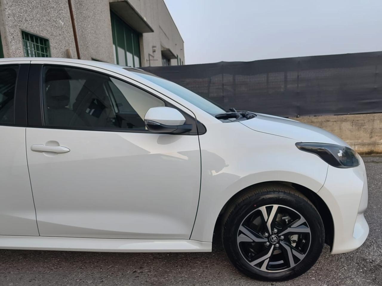 Toyota Yaris IBRIDA NO VINCOLI FINANZIARI NUOVA 2024