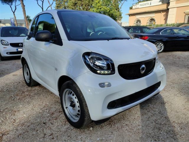 SMART ForTwo 1.0 T.amic CRUISE,CLIMA,NAVI ..