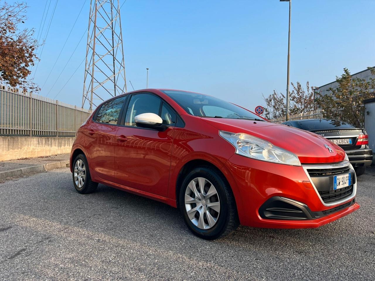 Peugeot 208 PureTech 68 cv x neopatentati