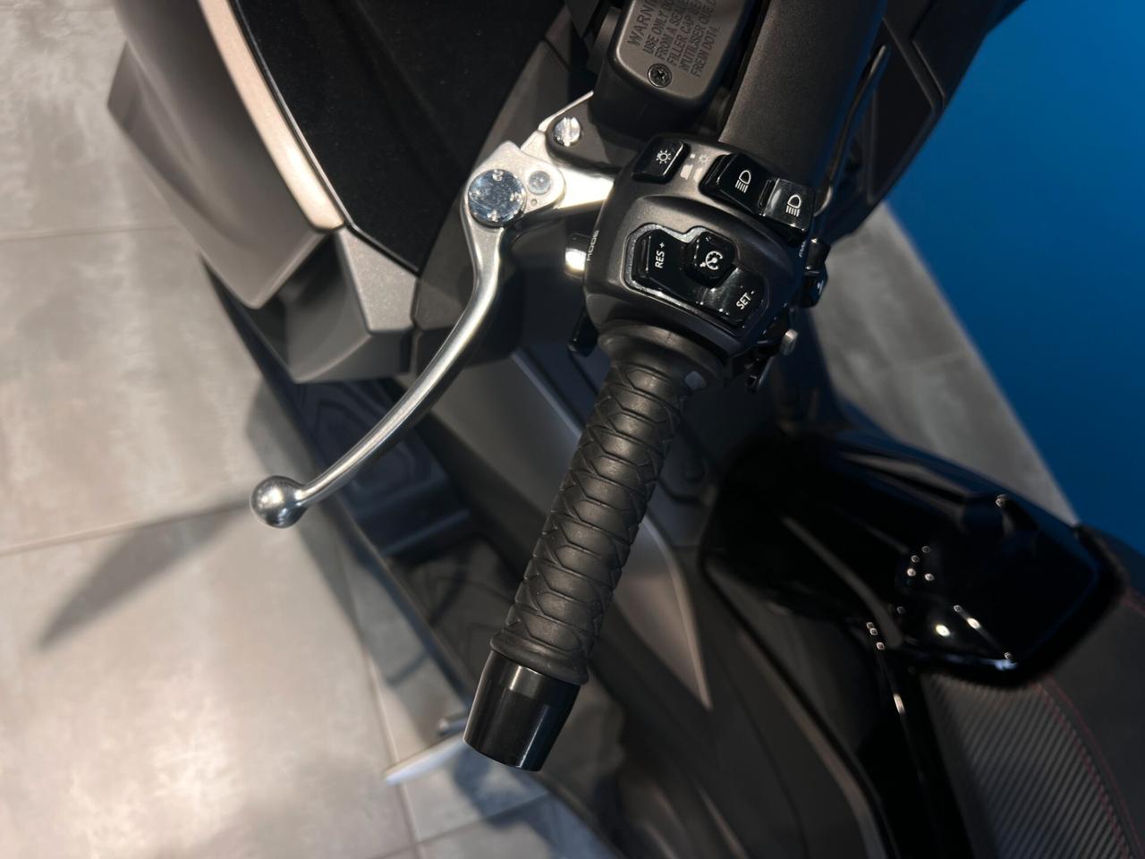 Kymco AK 550 PREMIUM - USATO