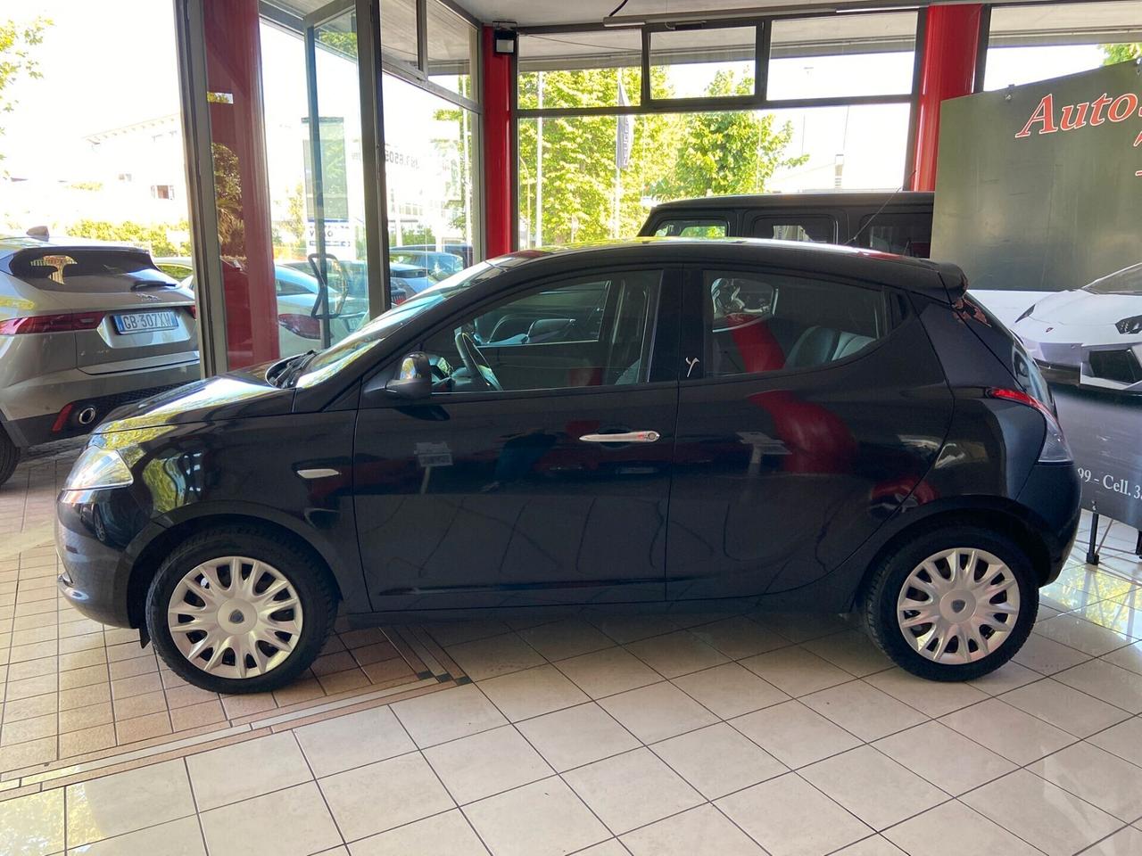 Lancia Ypsilon 1.2 69 CV 5 porte S&S Platinum