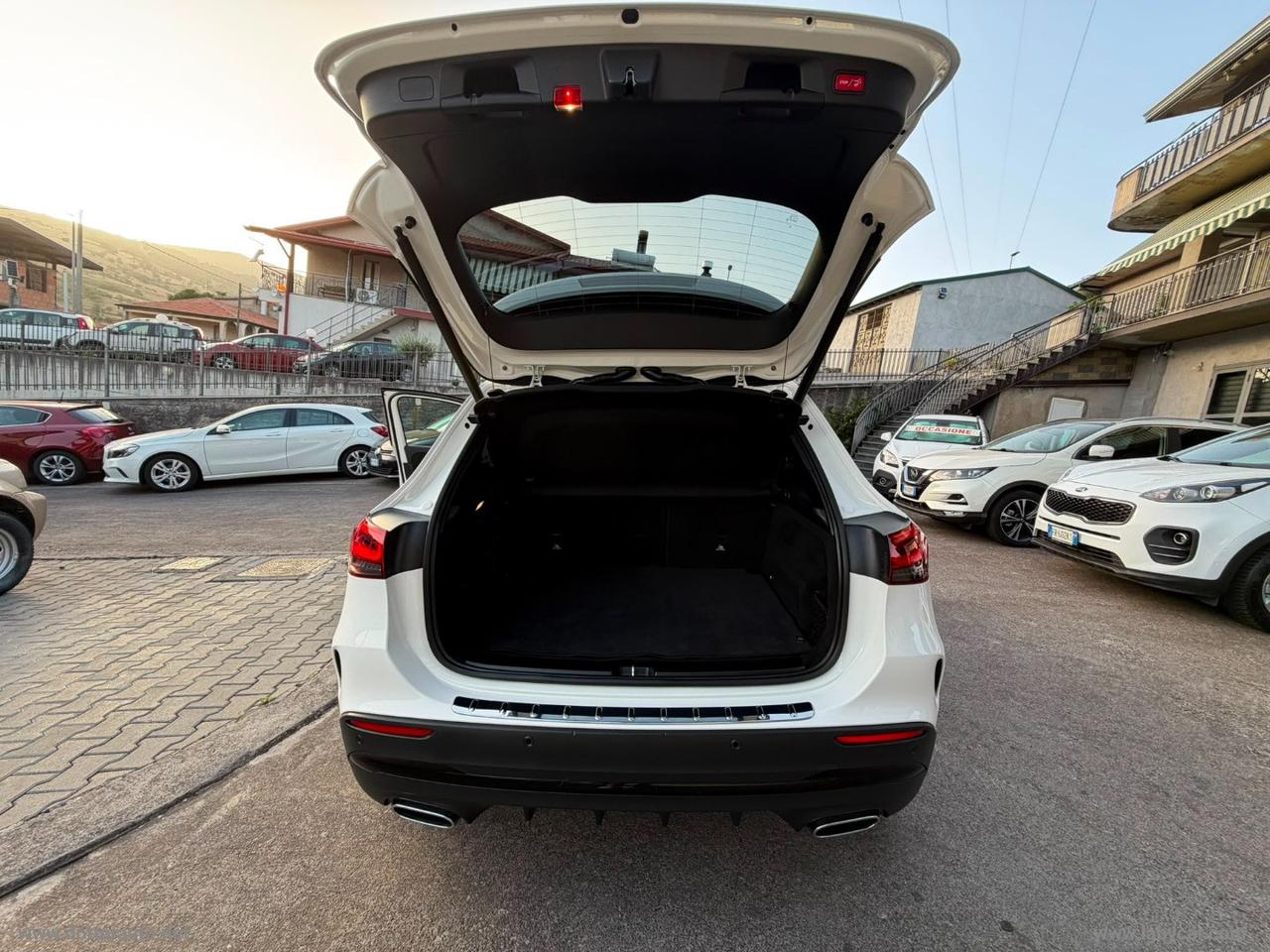 MERCEDES-BENZ GLA 200 d Automatic 4Matic Premium
