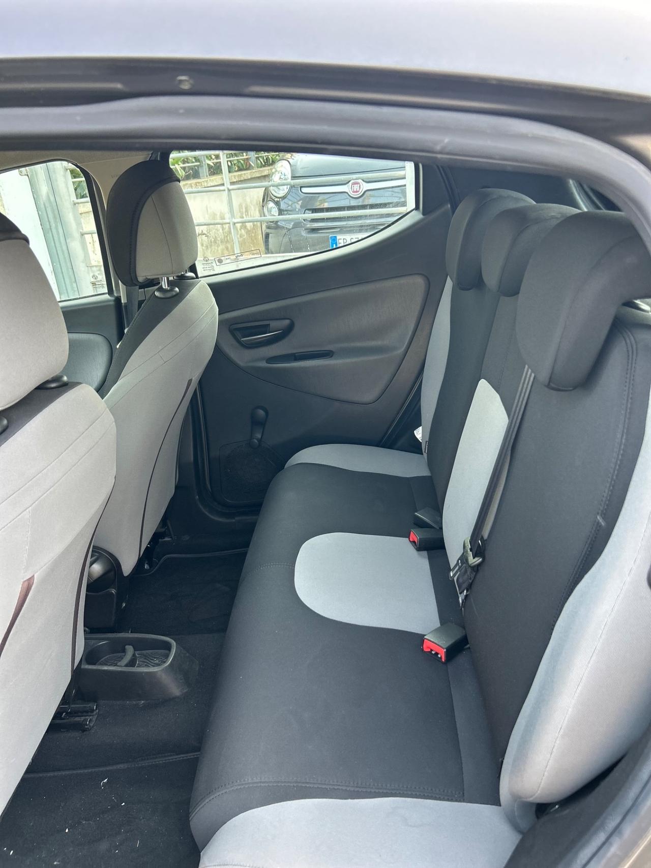 Lancia Ypsilon 1.2 69 CV 5 porte S&S Gold